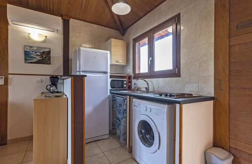 Figari House | Holiday Home 'Petite Maison' with Sea View, Private Terrace and Private Garden