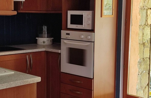 Manso House | Holiday house: swimming pool, river, mountains, sea 20 minutes away.