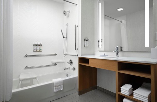 West Chester Hotel | Holiday Inn - Cincinnati - Liberty Way by IHG
