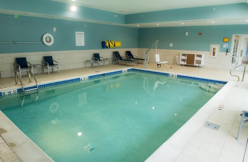 Fort Wayne Hotel | Holiday Inn Express & Suites - Fort Wayne North by IHG