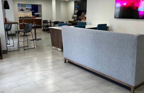 Mesa Hotel | Holiday Inn Express & Suites Phoenix - Mesa West by IHG