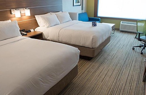 Dayton Hotel | Holiday Inn Express & Suites Dayton North - Vandalia by IHG