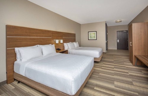 Surprise Hotel | Holiday Inn Express Surprise by IHG
