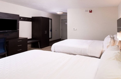 Dent Hotel | Holiday Inn Express West Cincinnati by IHG