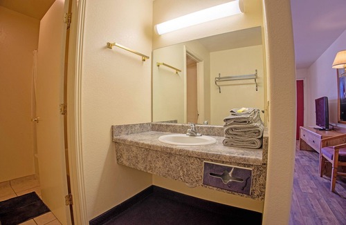 Lordsburg Hotel | Holiday Motel Lordsburg I-10