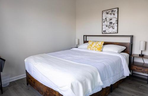 Oxford Apartment | Holistic Campus Rental, LLC - Two Bedrooms Stay in Shared Home with Shared Kitchen