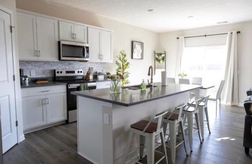 Oxford Apartment | Holistic Campus Rental, LLC - Two Bedrooms Stay in Shared Home with Shared Kitchen