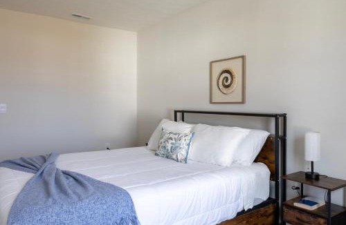 Oxford Apartment | Holistic Campus Rental, LLC - Two Bedrooms Stay in Shared Home with Shared Kitchen