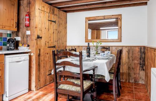 Poole House | Holly Lodge - Uk36321