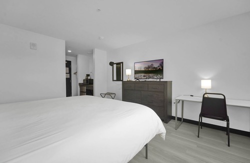 Etna Hotel | Holmes Suites Inn Columbus Pataskala - I-70 East