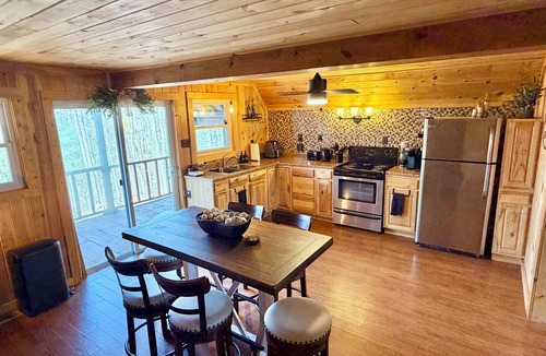 Wellington Cabin | Home Away From Home Escape at Cave Run Lake