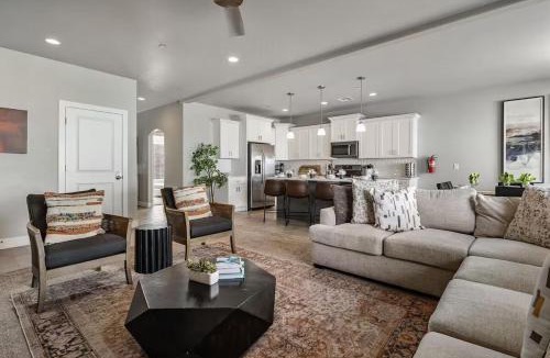 Hurricane Apartment | Home Near Zion with Private Pool & Waterpark Access