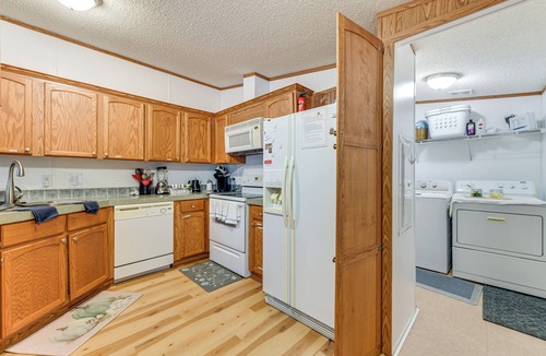 Beaver Creek House | Home on 3 Acres w/Grill in Brodnax!
