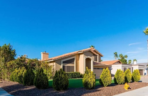 Paradise Valley Village House | Home on a great North South Corner Lot