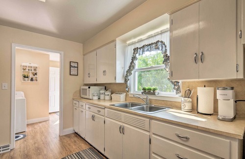 Circleville House | Home w/Fenced Yard by 5 Mighty Nat'l Parks