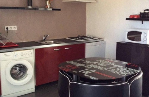 Isolaccio-di-Fiumorbo Apartment | Homerez - Cosy flat Isolaccio
