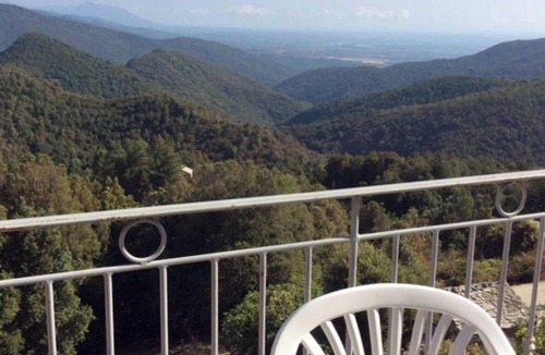 Isolaccio-di-Fiumorbo Apartment | Homerez - Cosy flat Isolaccio