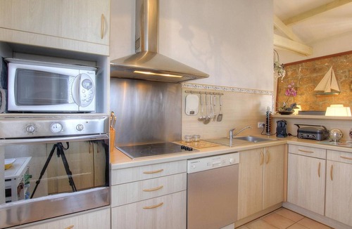 Isolella House | Homerez - House for 4 ppl. with sea view, garden and terrace at Pietrosella