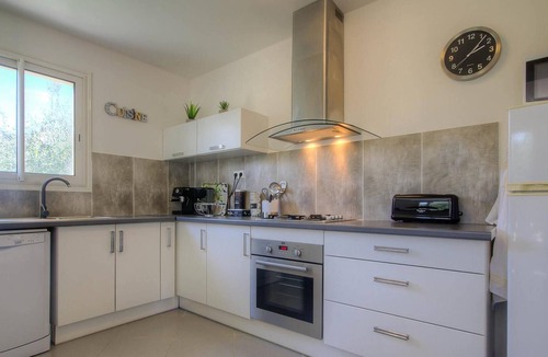 Taglio-Isolaccio Apartment | Homerez - Nice apartment 15 km from the beach for 4 pers. in Taglio Isolaccio