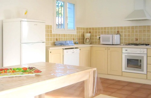 Serra-di-Fiumorbo Villa | Homerez - Villa 4 km away from the beach for 4 ppl. with shared pool and terrace