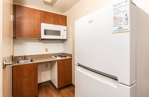Fresno Hotel | HomeTowne Studios by Red Roof Fresno - West