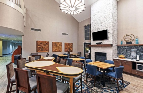 Greensboro Hotel | Homewood Suites by Hilton Greensboro