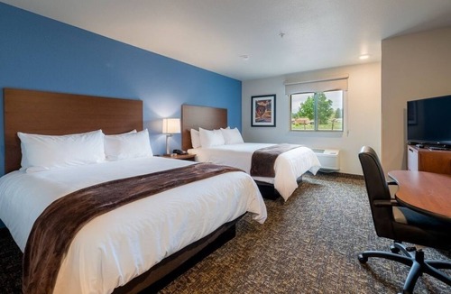 Grant Creek Hotel | Homey Room w/Kitchenette Near Missoula’s Outdoor Adventures