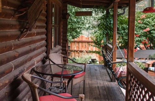 Sedona Cabin | Honeysuckle - Rustic cabin for 2 in Oak Creek Canyon