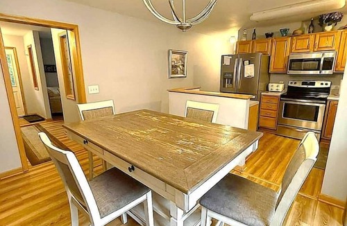 Kelleys Island House | Hook, Wine and Sinker Home-4 Bdrms/2.5 Bths