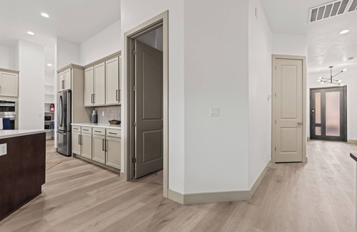 Mesquite House | Horizon Luxe Escape | 4BR Home w/Soaking Tub