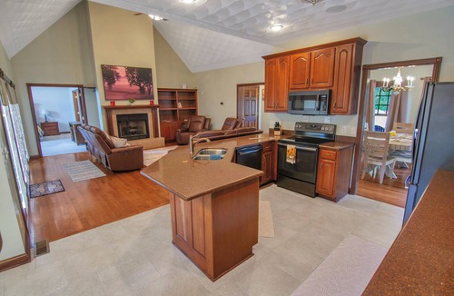 Mammoth Cave House | Horizon Ridge Hideaway-Mammoth Cave & Nolin Lake-Enjoy Fireflies & Starry Skies