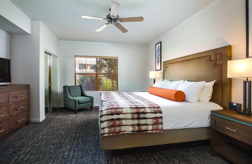 South Scottsdale Resort | Horseback or hike the red rocks!