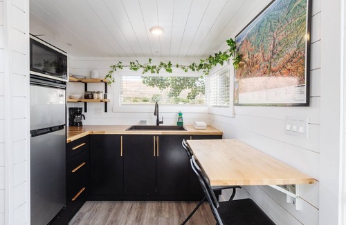 Apple Valley Cabin | Hot Tub + BBQ Deck Tiny Home Near Zion NP