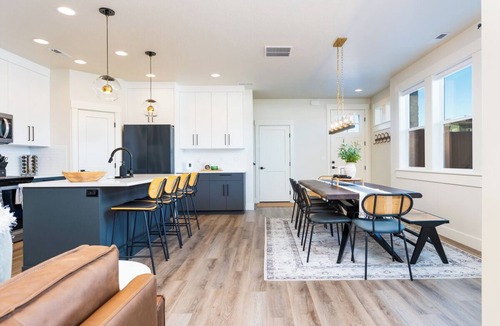 Cascade House | Hot Tub + Fireplace Near Tamarack | Sleeps 9