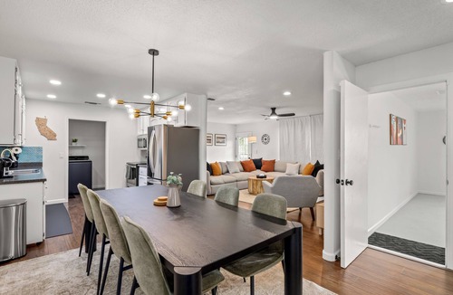 Yosemite Forks House | Hot Tub - Game Room - Fire Pit - 20 min 2 Yosemite EV Charger Level 2