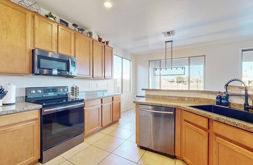 Laveen Village House | Hot Tub & Game Room: Poolside Paradise in Phoenix!