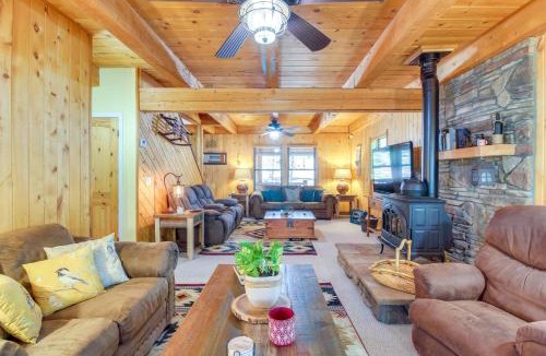 Pinetop-Lakeside House | Hot Tub + Games! Lakeside ‘Sherwood Forest Cabin’