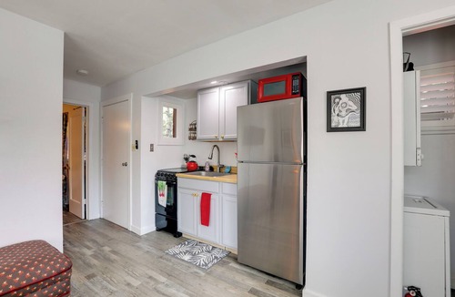 Old Southwest Apartment | Hot Tub & Grill: Pet-Friendly Apt, Walk to Midtown