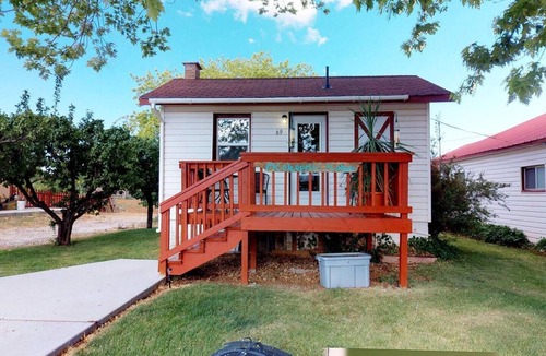 Blanding Cottage | Hot Tub, Kokopelli Kabyn, Cute and Cozy!