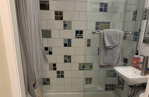 Depot Bench House | Hot tub! Minutes from Downtown, Airport, Parks and BSU
