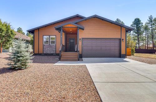 Show Low House | Hot Tub & Outdoor Living: Relaxing Show Low Cabin