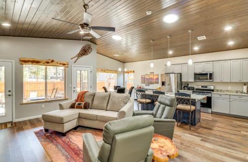 Show Low House | Hot Tub & Outdoor Living: Relaxing Show Low Cabin