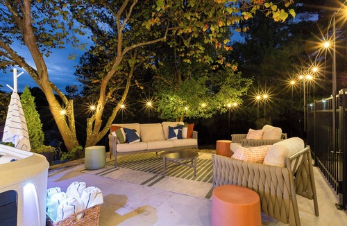 Shelbyville House | Hot Tub, Pool, Fully Loaded, 10 min to Bulleit Distillery, Between LOU and LEX.