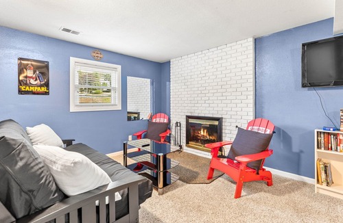 Gresham House | Hot Tub|Pool Table|Fire Pit| SpringWater Retreat