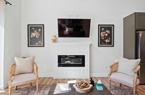 Dry Ridge House | Hot Tub Private King Suites 4BR 3BA Near Ark