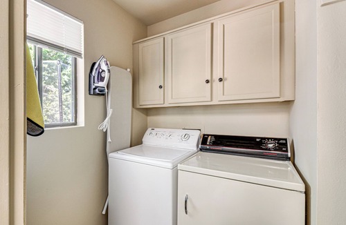 Prescott Country Club House | Hot Tub & Sauna: Dewey Getaway w/Community Perks