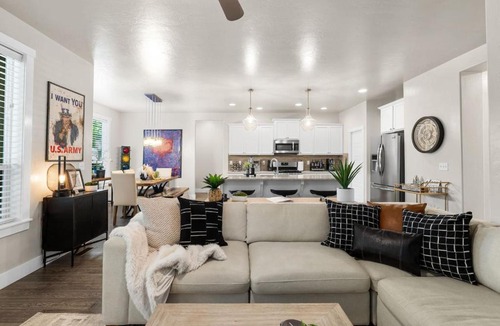 Northwest Boise City House | Hot Tub - Sauna - Fire Pit - Ping Pong - Darts