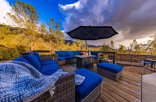 North Fork House | Hot tub under the stars, Mountain views from Game room. Family-friendly Yosemite fun