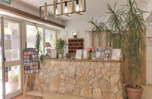Bonifacio Hotel | Hotel des Etrangers