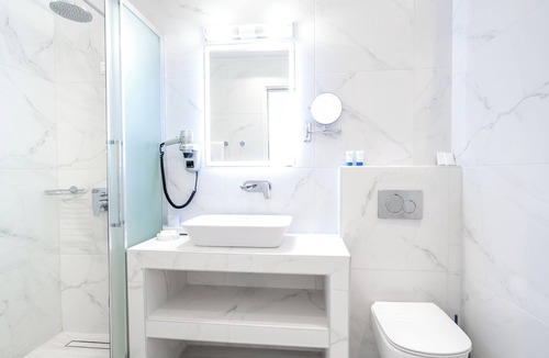 Akrotiri Hotel | Hotel Mathios Village